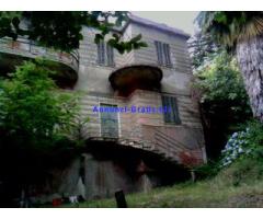 GENOVA MOREGO VILLA INDIPENDENTE BIFAMILIARE CONTESTO PRIVATO VISTA MARE