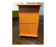 Mobile con ruote PORTA TV in legno robusto color ciliegio come nuovo