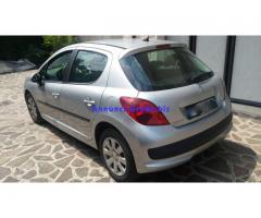 auto  peugeot 207