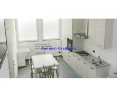 Affittasi AMPIA CAMERA completamente arredata Milano 450 utenze comprese