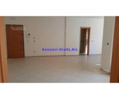 Appartamento 4 vani+acc+giardino+box+cantinola