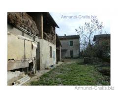 Casa con rustico e terreno € 95.000