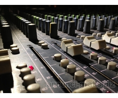 NOLEGGIO ATTREZZATURE PER EVENTI PALCHI, AUDIO, VIDEO, LUCI