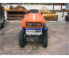 Trattorino Kubota ZB1400 completo di trincia erba