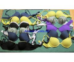 Reggiseni imbottiti stock
