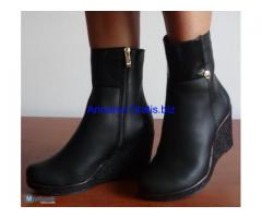 Stock scarpe donna in vero cuoio, fatte a mano.