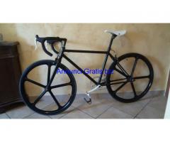 BICICLETTA SCATTO FISSO
